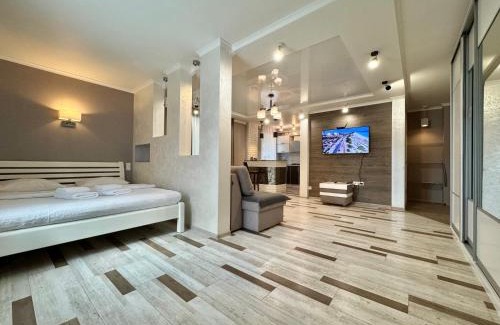 Sukhinovka Apartamento | ApartPoltava Розкішна студія з КУТОВОЮ ВАННОЮ, 1-й будинок біля Корпусного парку, ПАНОРАМНИЙ балкон