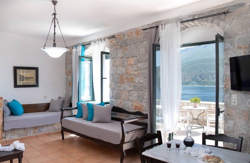 Karavostasi Casa | Aphrodite - traditional stone built studio apartment