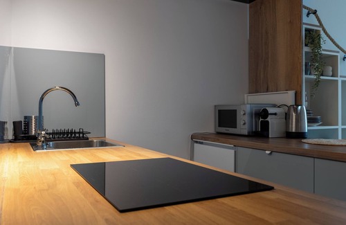 Nivy Apartamento | Apollo Luxe Studio & Near Donwtown, Parking