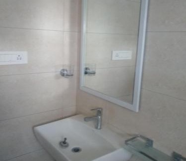 Thousand Lights Hotel | Apollostay