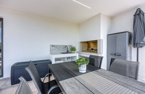 Vrvari Apartamento | App Ana with Shared Pool and Jacuzzi
