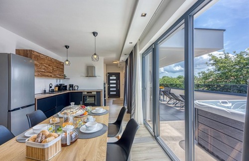 Vrvari Apartamento | App Ana with Shared Pool and Jacuzzi