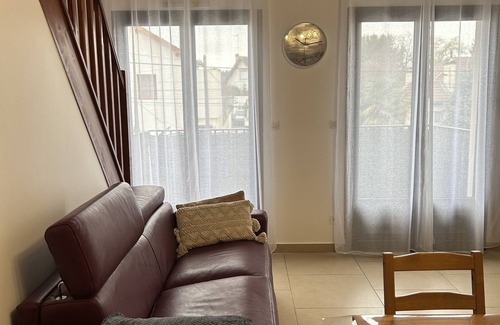 Chelles Apartamento | Apparemment Chaleureux à 30 min Paris,cdg, Disney