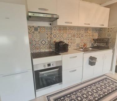 10th Arrondissement Enclos-St-Laurent Apartamento | Apparemment lumineux