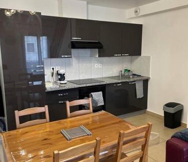 Chelles Apartamento | Appart’ chaleureux proche Paris
