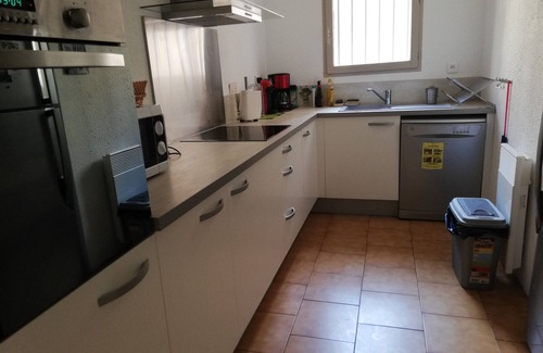 Monticello Apartamento | Appart F 3, 75m2 acondicionado en la planta baja con acceso privado, asignado plaza de aparcamiento