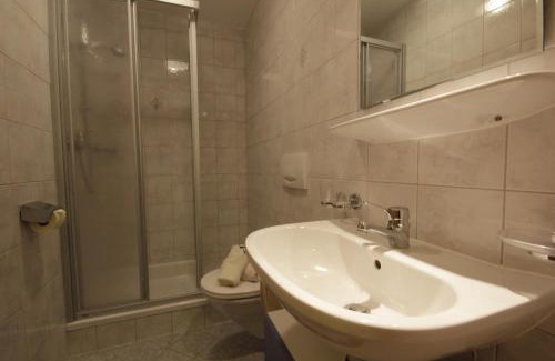 Ried im Oberinntal Apartamento | Appart Gfall