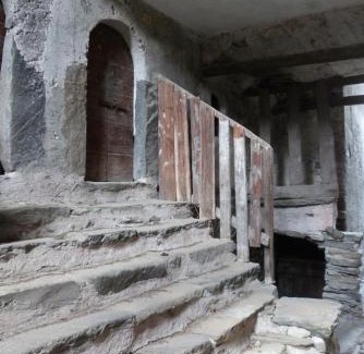 Villa di Chiavenna Apartamento | Appartamento CADELAVE