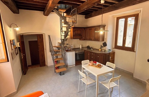 Scopoli Apartamento | Appartamento in palazzo storico di un borgo Umbro vicino a Rasiglia ed Assisi