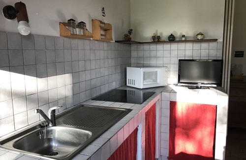 Molino Apolloni Casa | Appartamento "limoni" Immerso nel Verde Delle Colline Marchigiane