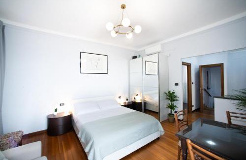 Chiariventi Apartamento | Appartamento Rose in Villa Florissa, Spotorno