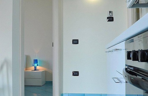 Acciaroli Casa | Appartamento Torre Caleo L: A charming apartment located right on the beach, with Free WI-FI.