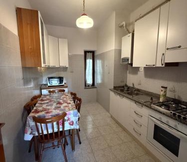 Tortona Apartamento | Appartamento Tortona, in via Pernigotti