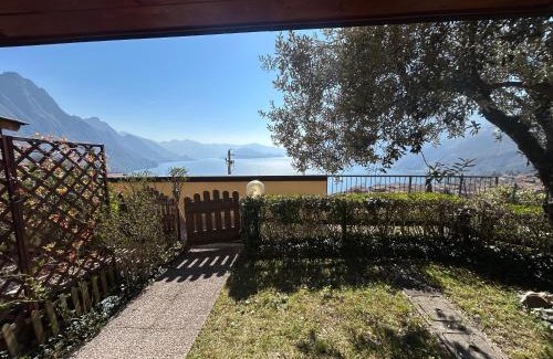 Zorzino Apartamento | Appartamento Valentina piscina e vista lago