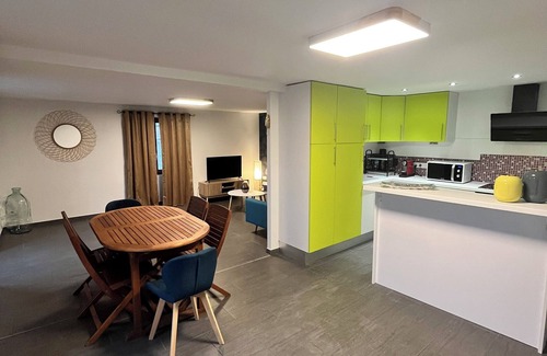 Saint-Etienne-de-Cuines Apartamento | Appartement Climatisé de 95 Mètres Carrés à Saint Étienne de Cuines