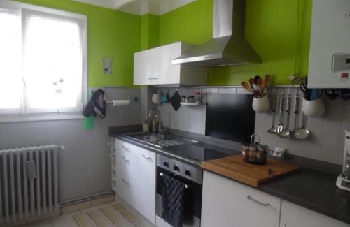 Amelie-les-Bains-Palalda Apartamento | Appartement F2 avec balcon et parking à Amélie-les-Bains, idéal pour 4 personnes - FR-1-703-78