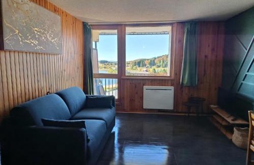 Besse-et-Saint-Anastaise Apartamento | Appartement situé en plein centre à deux pas des pistes.