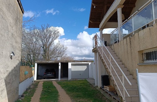 Le Pont-de-Beauvoisin Apartamento | Appartement Dans Notre Maison