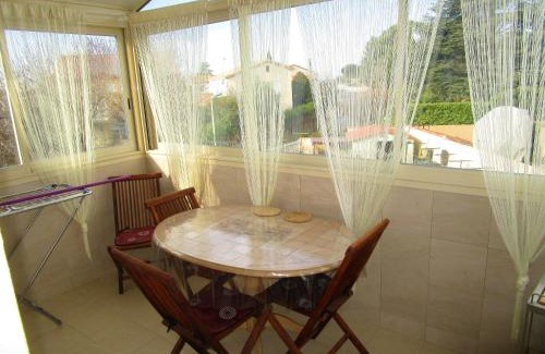 Vias Apartamento | Appartement élégant à Vias avec balcon et jardin