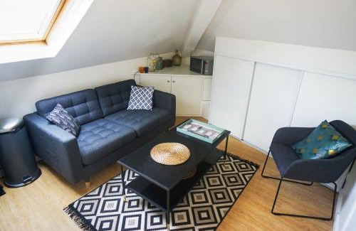 Neuilly-Plaisance Apartamento | Appartement 2 pièces "Le Cocon Urbain" - Rénové et Cosy - Proche Paris & Disneyland