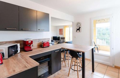 Saint-Poncy Apartamento | Appartement 3 pièces, 4 pers., Parking, Animaux admis, Wifi - FR-1-409-275