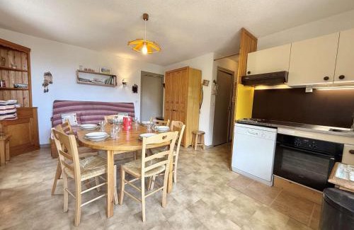 Flumet Apartamento | Appartement 3 pièces avec balcon à Flumet, proche centre, navette ski gratuite, parking privé, 6 pers - FR-1-595-66