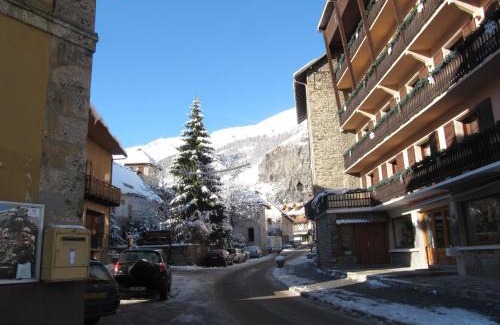 Valloire Apartamento | Appartement 4 pièces pour 8/9 personnes, exposé Sud, au centre de Valloire, proche télécabine et loisirs - FR-1-263-216