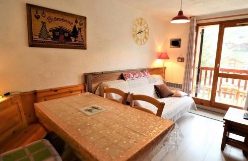 Areches Apartamento | Appartement 5 pers. avec piscine, balcon, proche ski et village - FR-1-342-215