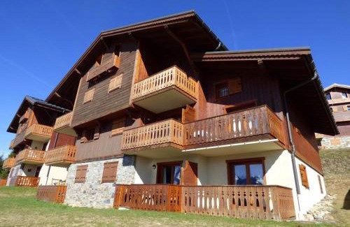 Bisanne 1500 Apartamento | Appartement 5 pièces, skis aux pieds, près des Saisies - 9 personnes, balcon, parking inclus - FR-1-594-216