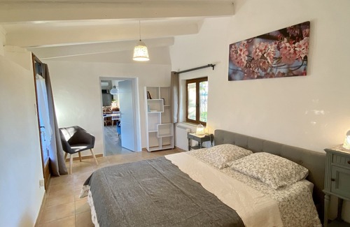 Violes Cama Y Desayuno | Appartement au Cœur des Vignes, Dans Chambre D'hôtes Avec Piscine