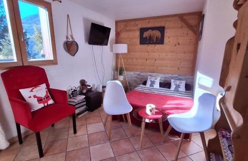 Aigueblanche Apartamento | Appartement avec terrasse et parking Privé