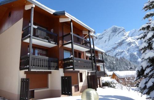 Pralognan-la-Vanoise Apartamento | Appartement cosy avec piscine chauffée et terrasse sud à Pralognan-la-Vanoise - FR-1-464-118