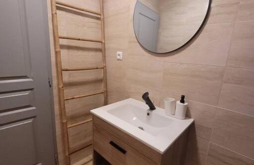 Remoulins Apartamento | Appartement centre-ville.