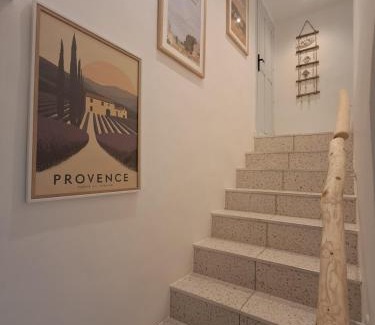 Lagnes Apartamento | Appartement climatisé avec terrasse et vue sur le Luberon