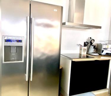 Le Barcares Apartamento | appartement climatisé au bord du lac marin