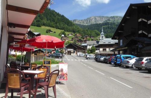 Areches Apartamento | Appartement cosy 2-4 pers, cœur de village, proche pistes, piscine l'été - FR-1-342-207
