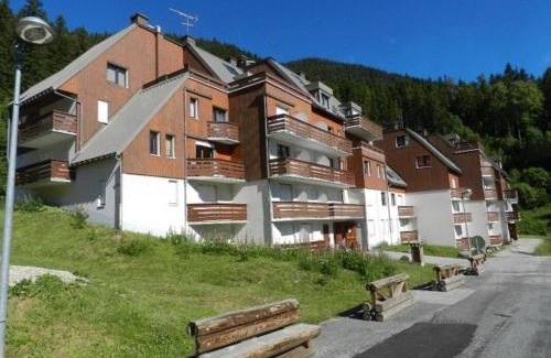 Le Pleynet Apartamento | Appartement cosy au pied des pistes avec balcon, ascenseur, casier à skis et parking gratuit - FR-1-557A-36
