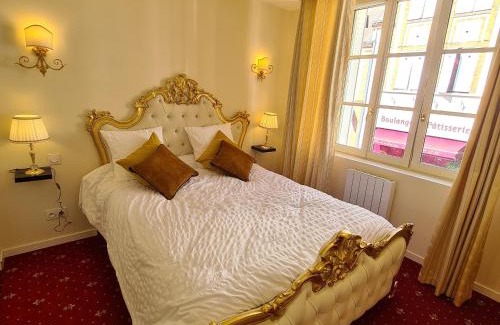 Sully-sur-Loire Apartamento | Appartement Délire Baroque à Sully-sur-Loire avec Climatisation - FR-1-590-557