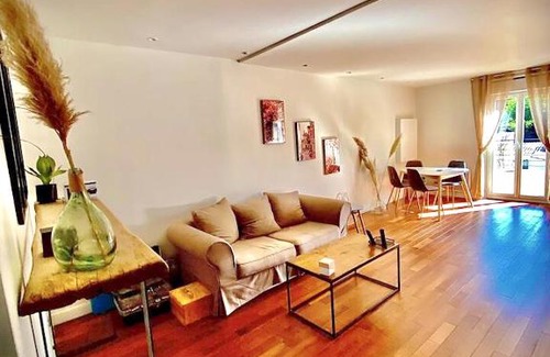 Nemours Apartamento | Appartement de 2 chambres avec jacuzzi jardin clos et wifi a Nemourslone