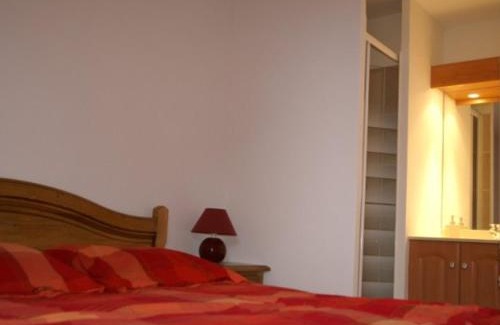 Prapoutel Apartamento | Appartement de Charme 3 Pièces, Cabine, Pied des Pistes, Balcons, Parking, Proche Commodités - FR-1-557-29
