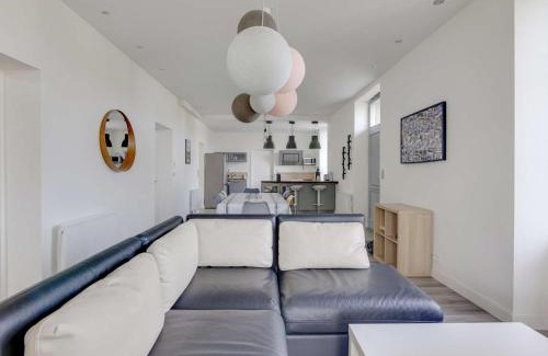 Hendaye Apartamento | Appartement de Charme avec Jardin et Terrasse au Centre d'Hendaye, à 2 km de la Plage - FR-1-2-346