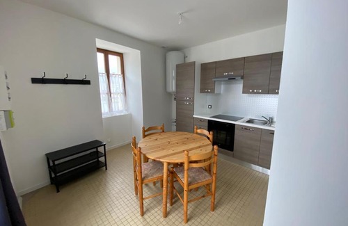 Savigne-sur-Lathan Apartamento | appartement de la cour Izorée