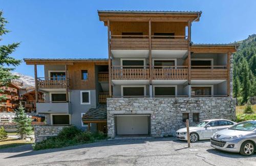 Val-d'Isere Apartamento | Appartement duplex skis aux pieds, 3 pièces, 5 pers., wifi, balcon, et garage privé - FR-1-694-196