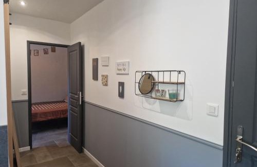 Serezin-du-Rhone Apartamento | Appartement indépendant dans maison avec jardinet, au calme