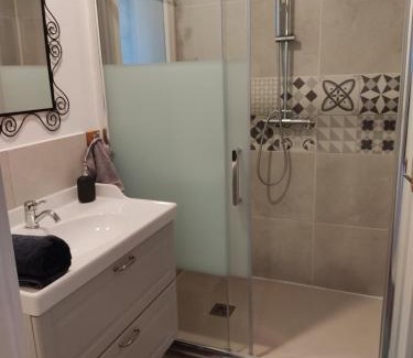 Cannes-et-Clairan Apartamento | appartement indépendant f2 avec terrasse et jardin