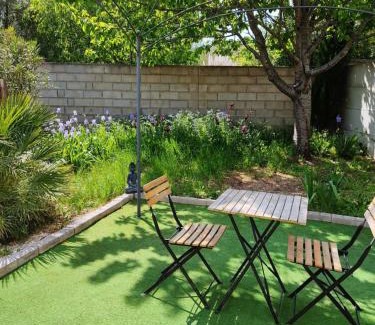 Cannes-et-Clairan Apartamento | appartement indépendant f2 avec terrasse et jardin