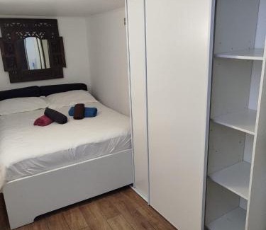 Gagny Apartamento | Appartement individuel dans charmante maison de ville à la française