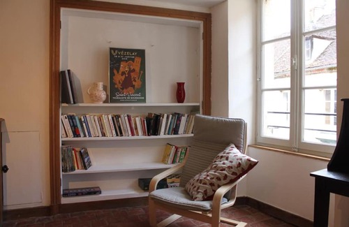 Vezelay Apartamento | Appartement -Le Clos- Cellier de l'abbaye