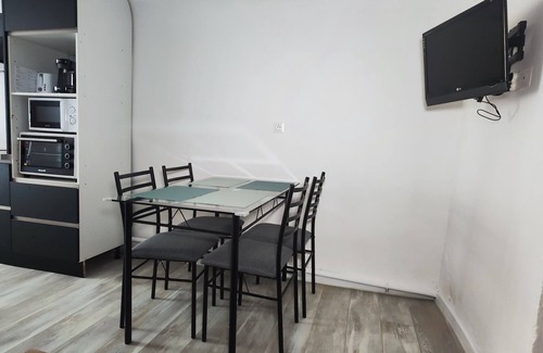 Saint-Ambroix Apartamento | Appartement Le République Idéalement Situé