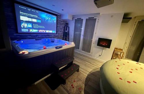 Toulouse West Apartamento | Appartement Love Room/Jacuzzi